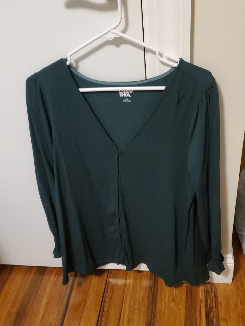 NWOT Lands' End Women's Button-Front V-Neck Blouse